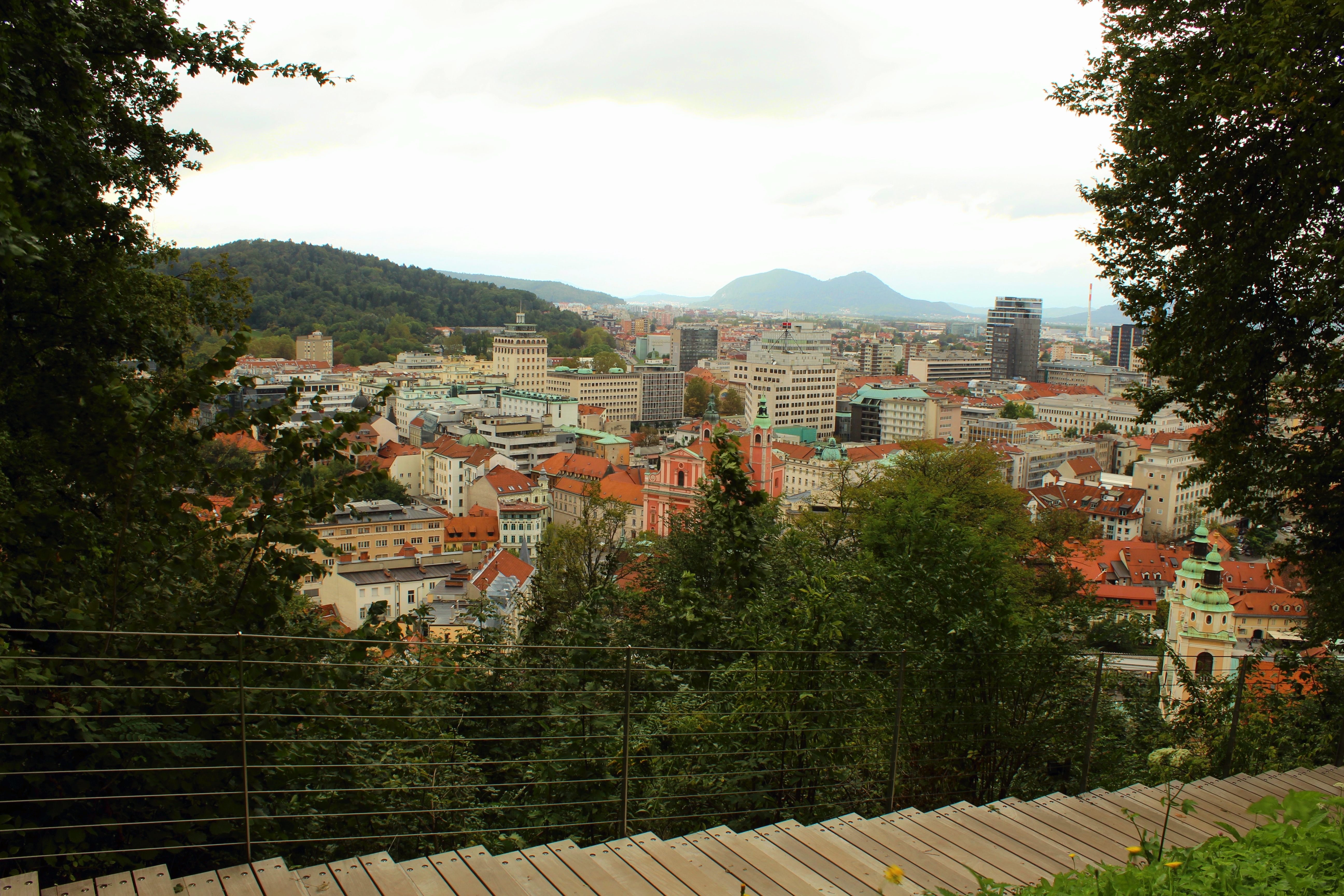 Klick auf's Bild für die besten Cafés, Shops und Tipps für Deinen Citytrip in das wunderschöne Ljubljana!